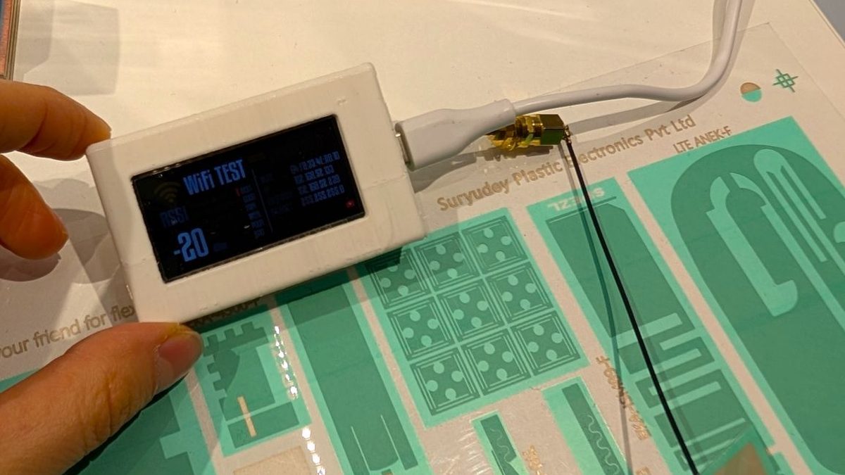Live antenna demo at Henkel's LOPEC booth